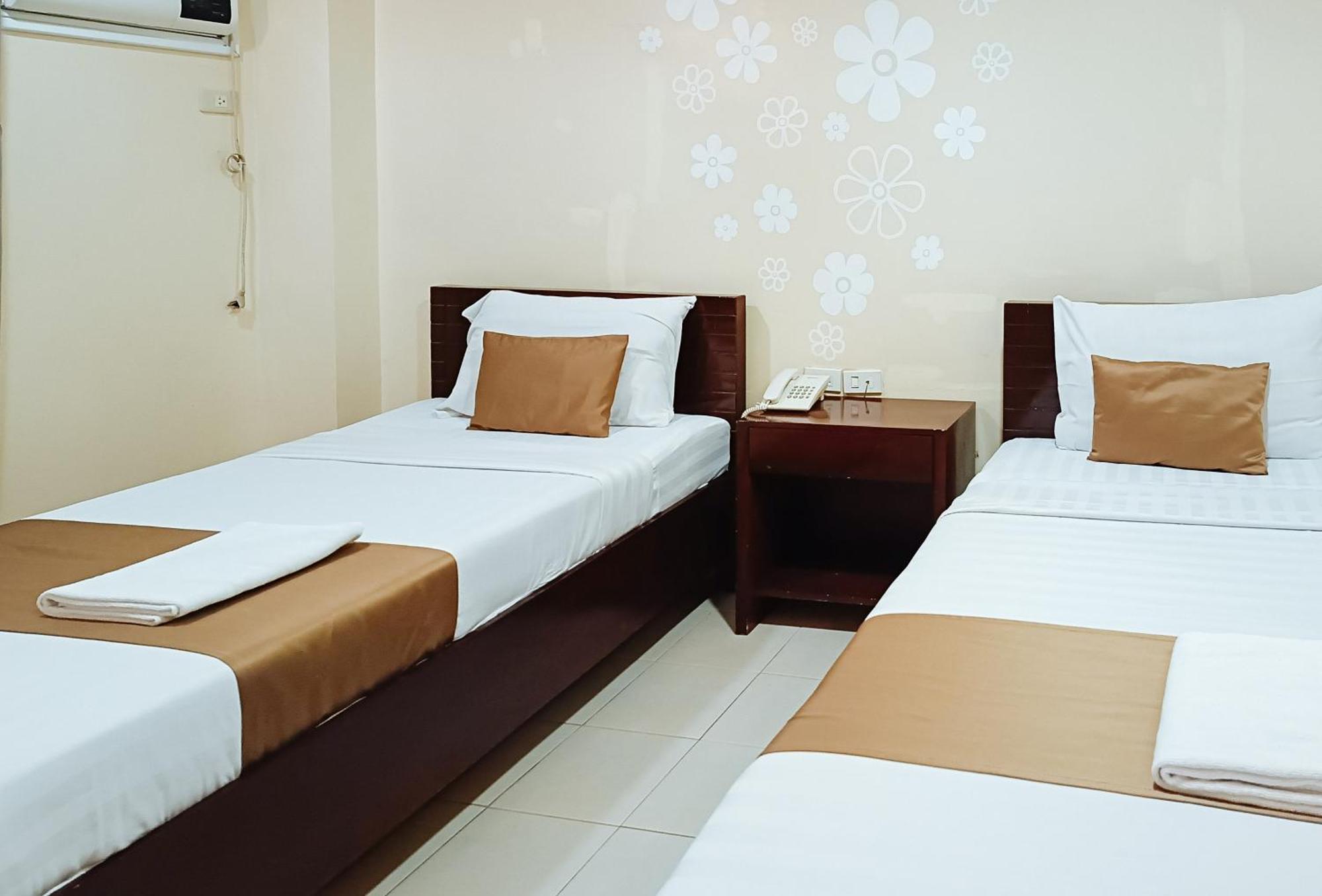 Hotel Juliana Tuguegarao City Exterior foto